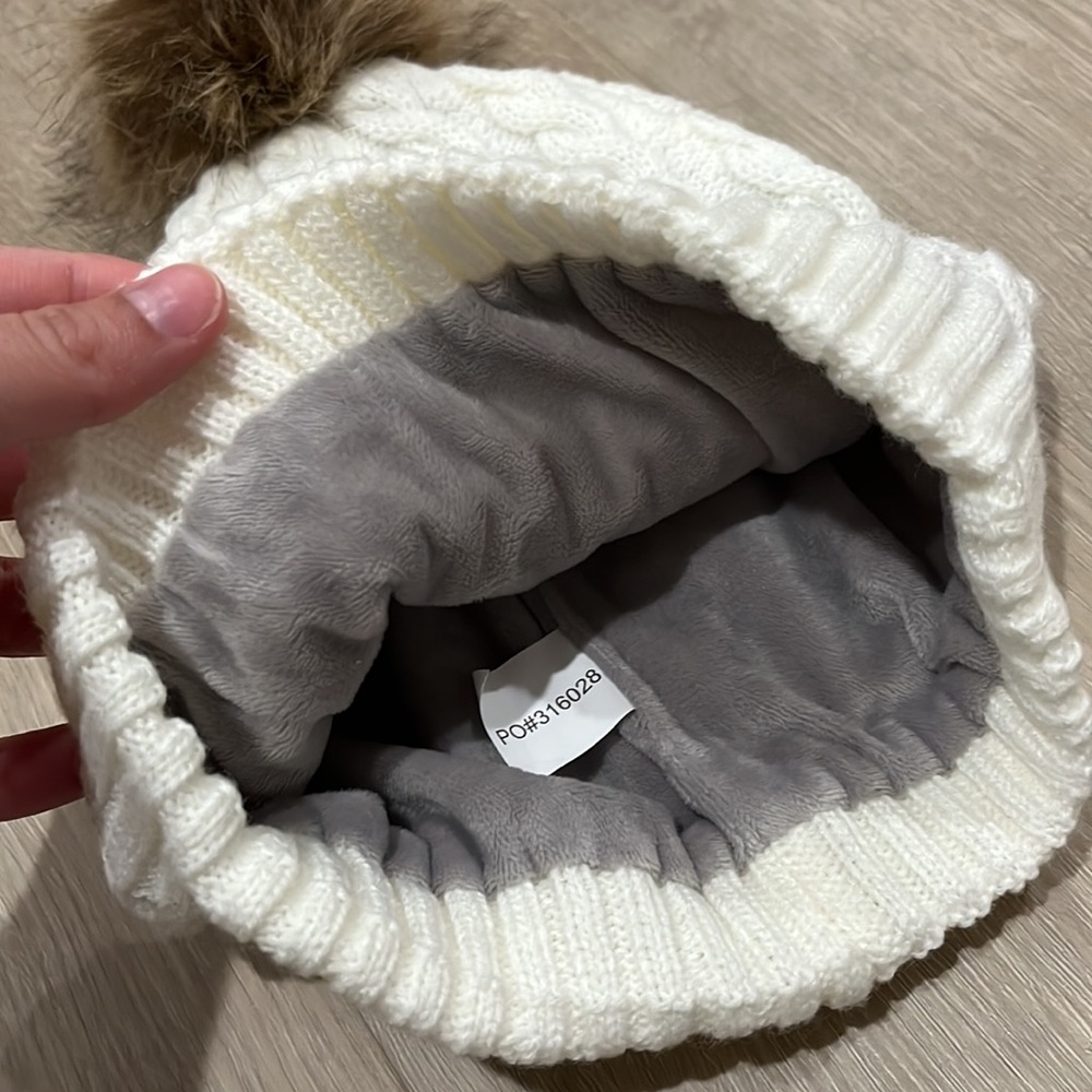 Winter hat - Picture 2 of 5